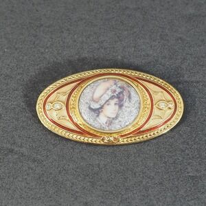 Avon Mrs Albee Presidents Club Pin 97 98 Gold Tone Enamel Portrait Brooch VTG